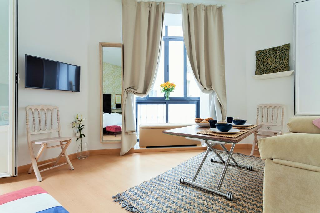 Hostly Acetres 1A Loft In City Center, Comunal Terrace, Fibre,Parking Optional Sevilla Exteriör bild