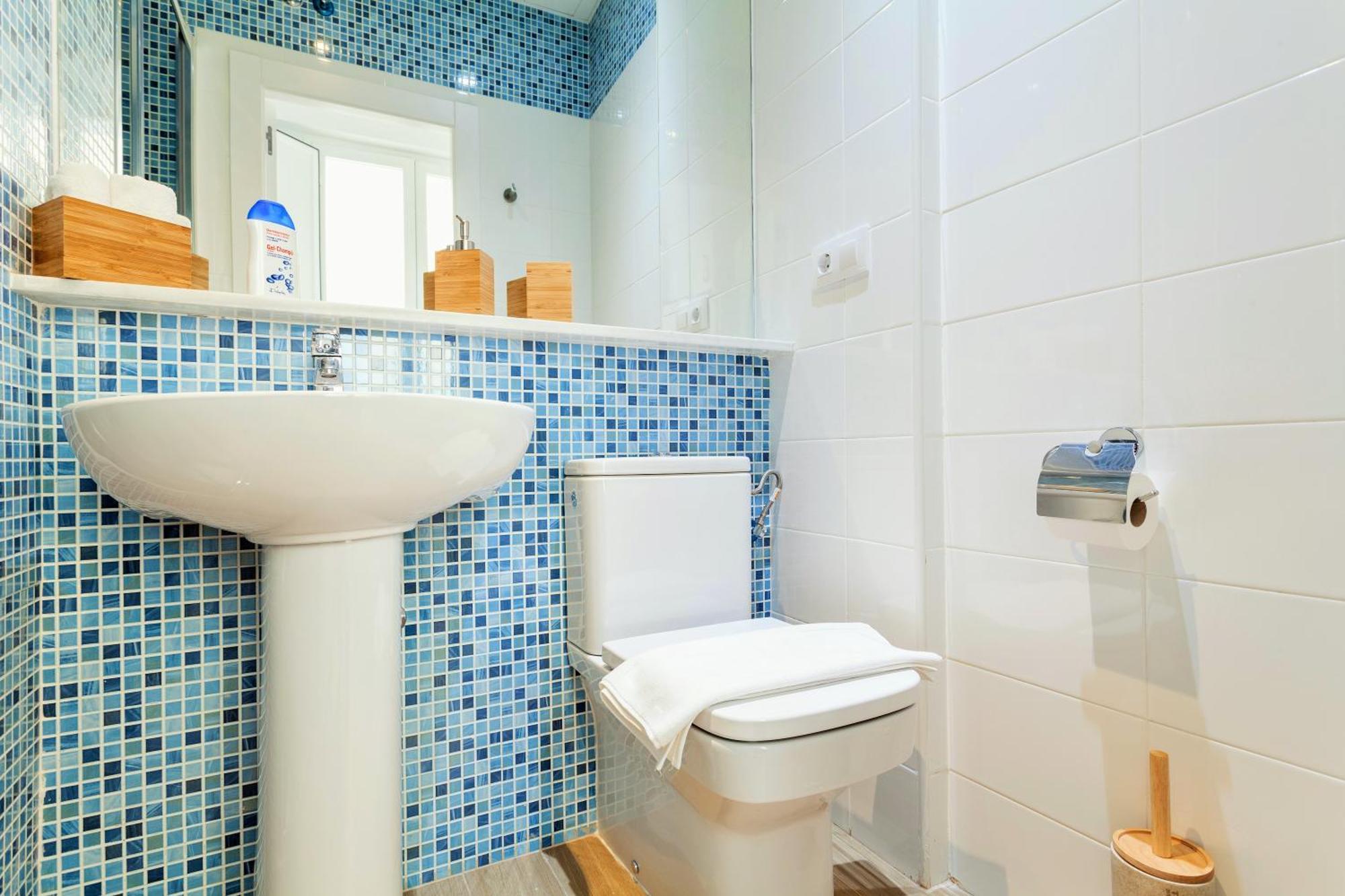 Hostly Acetres 1A Loft In City Center, Comunal Terrace, Fibre,Parking Optional Sevilla Exteriör bild